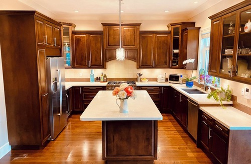 Kerrisdale House | 3000sf Luxury home in upscale area | deck + BBQ | 15 minutes to YVR, downtown