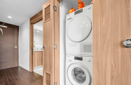 Southeast False Creek Condo | {30Days+} SCORPIO PALACE - LUXURY, MORDEN & COZY