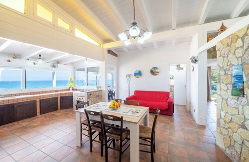 Alcamo Marina Condo | 🏡 37 Beds Less Than 200 Meters from the Sea ⛱️