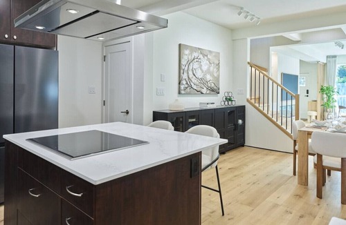 Dunbar House | 3B Designer Home | Modern Luxury