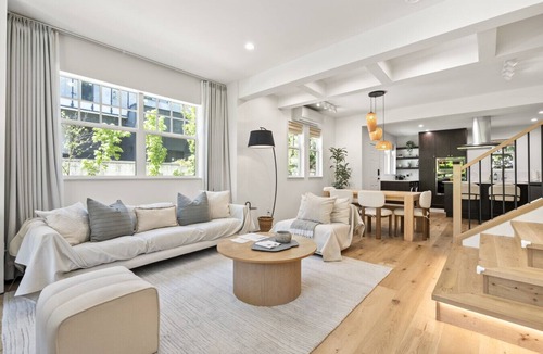 Dunbar House | 3B Designer Home | Modern Luxury