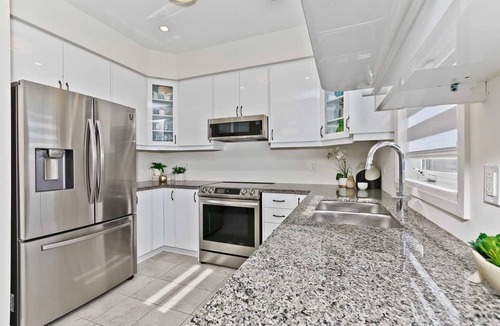 County of Brant House | ★4 BR Modern Detached House in Paris, Brant