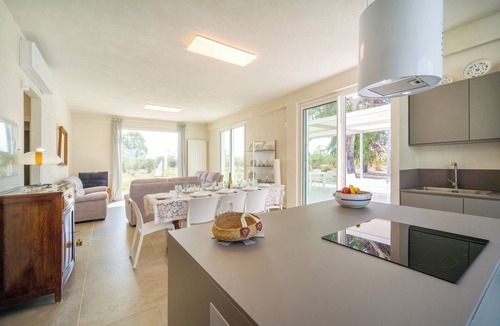 Castelvetrano Villa | 4 en-suite, 3 km from Nature Reserve sandy beach, swimming pool, prestigious