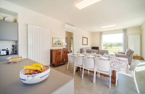 Castelvetrano Villa | 4 en-suite, 3 km from Nature Reserve sandy beach, swimming pool, prestigious