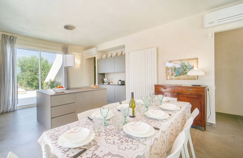 Castelvetrano Villa | 4 en-suite, 3 km from Nature Reserve sandy beach, swimming pool, prestigious