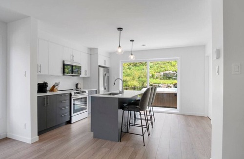 Saint-Faustin-Lac-Carre Villa | 4BDR Townhouse, Ski In/Out - 72 Mont-Blanc