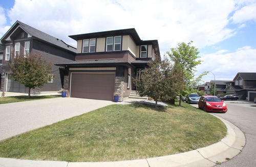 Evanston House | 4BR Cozy Home in Evanston