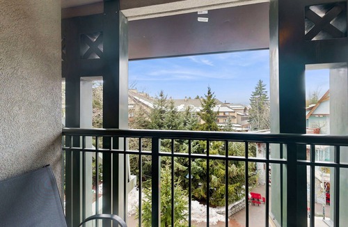 Whistler Village Apartment | 4th-floor mountain studio with gym, balcony, fireplace, washer/dryer, kitchen