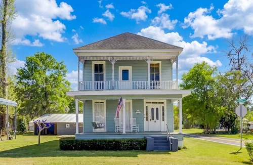 Meldrim House | 5 Bedroom Country Living 20 Mins from Savannah!