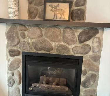 Temiskaming Shores House | 5 Bedroom Downtown Gem, Modern, Comfort, Fireplace, Huge Backyard, Steps to Lake and Broadwalk