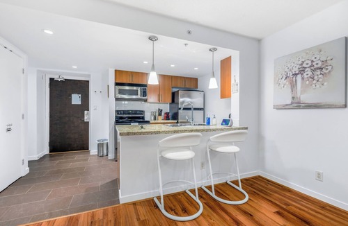 Crosstown Condo | 5 min Walk to BC Place/FIFA 2026/270° Rare Found downtown Ocean/Mountain View