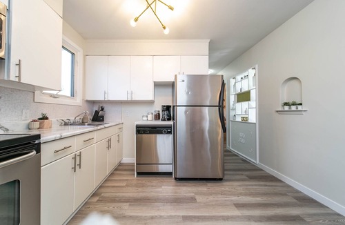Edmonton House | ★6B Modern Bungalow★King Bed/WiFi✔Long Stays★Clean