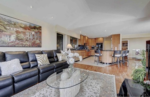 West Vancouver House | 8 bedrooms,12 beds with amazing view & pool in Vancouver