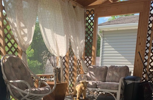Traverse Bay House | 80 Acre Woods - 5 min walk to beach.