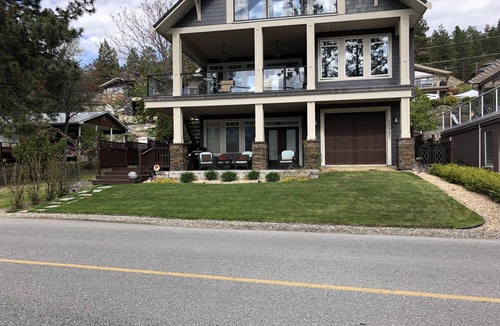 Okanagan Centre House | A beautiful suite in the lakelands