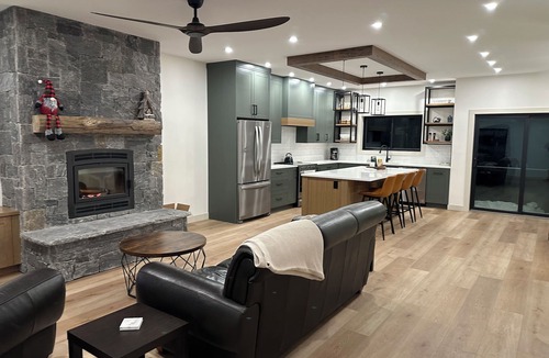 Okanagan-Similkameen House | A Cozy town house with great location At Apex Mountain