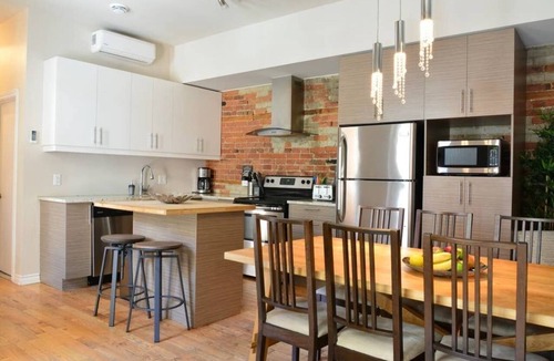 Plateau Mont Royal Apartment | A+ location! Large Terrace - Fast WiFi - 4 bedrooms + 3 full bathrooms - parking
