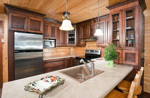 Saint-Joseph-de-la-Rive House | A log cabin perfect for relaxing