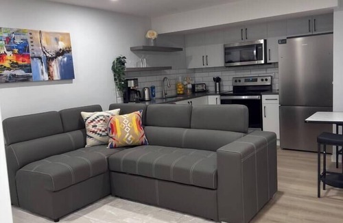 Leduc House | A Modern Spacious 2BR Private Suite | Near Airport