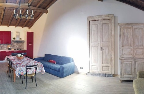 Puntalazzo Villa | A Sicilian guesthouse with Pool on Mt. Etna, perfect for Families & Groups/x16p.