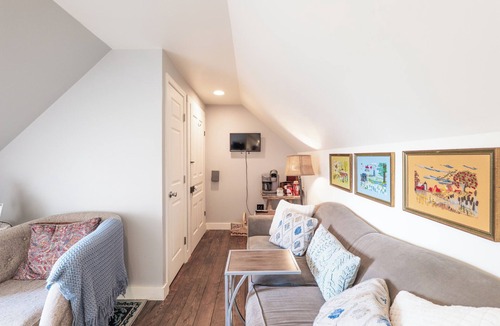 Southmont House | A Simpler Time: Two bedroom apt. above 1906 General Store in Gold Hill NC