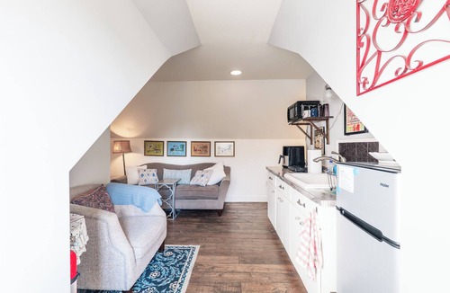 Southmont House | A Simpler Time: Two bedroom apt. above 1906 General Store in Gold Hill NC