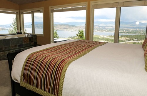 West Kelowna Estates Bed & Breakfast | A View of the Lake Bed & Breakfast