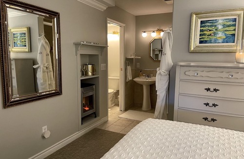 Dilworth Mountain Estates Bed & Breakfast | A Vista Villa Couples Retreat