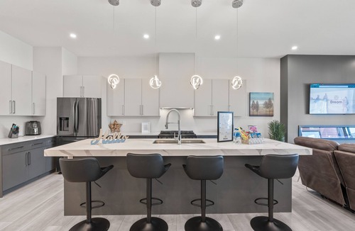 Foothills Apartment | Above It All - 3 Bedroom, 2 Bath Upper Suite