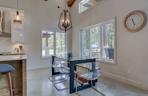 Stanstead Township Ski Chalet | Access to Lake Memphremagog - Spa - Canopé