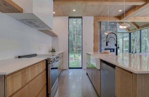 Stanstead Township Ski Chalet | Access to Lake Memphremagog - Spa - Sauna - Persée
