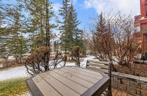 Canmore Condo | Adorable mountain studio