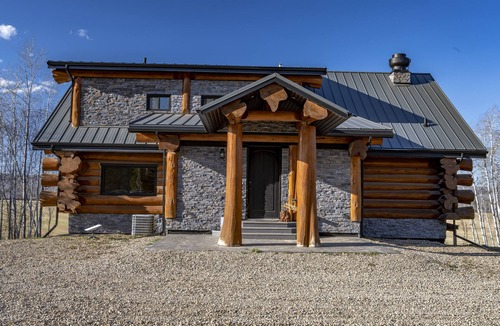 Manning Cabin | Adventures for all seasons - a quiet getaway to sit back and relax.