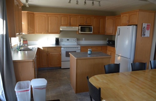 Pincher Creek House | Adventure Awaits: Spacious 5-bedroom, 3 bath home