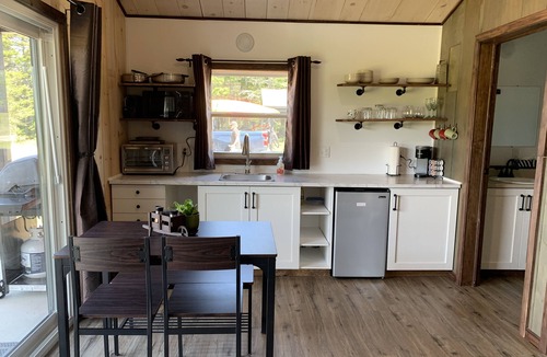 Clare Cottage | Adventure Cabin too! Cosy cabin on lake edge