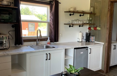 Clare Cottage | Adventure Cabin too! Cosy cabin on lake edge