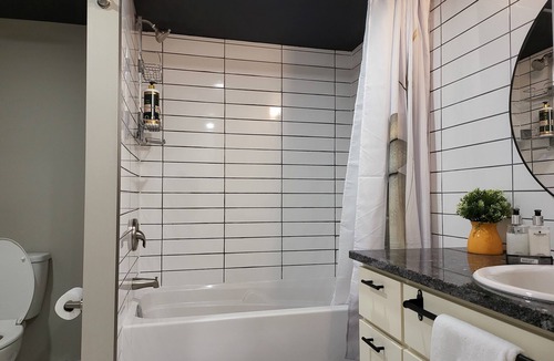 Southeast Calgary House | Affordable Suite close to Parks
