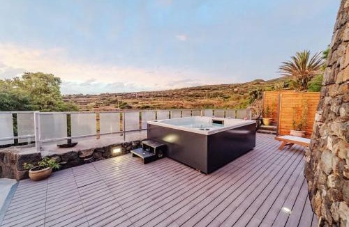 Khamma Fuori House | Alba Chiara & Mila - Sea View, Terrace and Jacuzzi