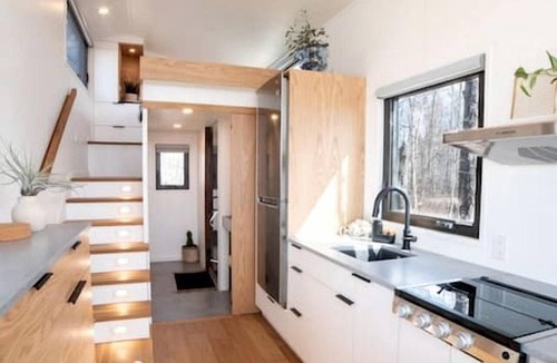 Central Alberta Cabin | Alberta Glamping Tiny House with Sauna for Romantic Weekend Getaways Away from the City