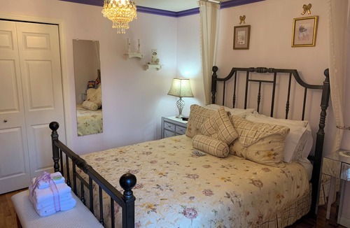 Shannon Lake Bed & Breakfast | Alexandria House Bed & Breakfast