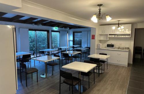 Kearneys Spring Hotel | Allan Cunningham Motel