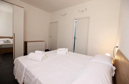 Torre Colonna-sperone House | Altavilla's Rooms
