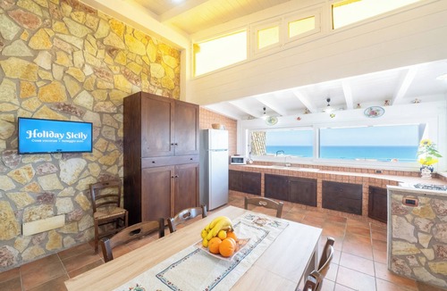 Alcamo Marina Apartment | Amazing 100sqm Apartment 200m from the sea 6 people "GmC"