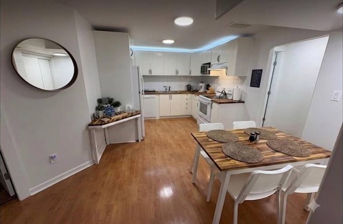 Southwest Gordon Estate House | Amazing 2BR Basement Suite