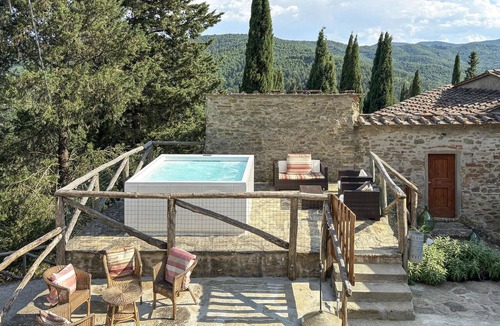 Pieve al Bagnoro House | Amazing home in Palazzo del Pero (AR) with WiFi