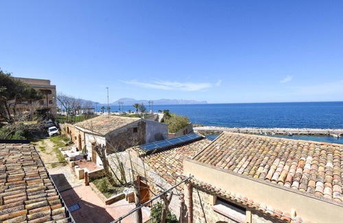 Trappeto House | Amazing home in Trappeto with house sea view