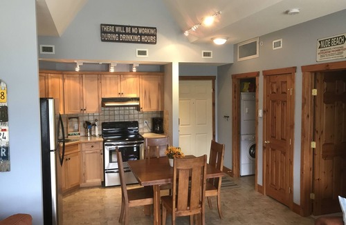 Invermere Condo | Amazing lake view, steps to Kinsmen Beach & Invermere restaurants & amenities!