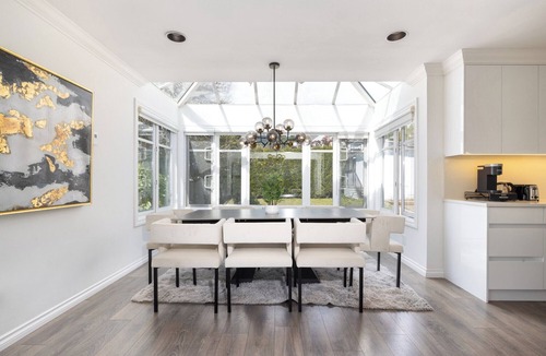 Ambleside House | Ambleside House by the Beach, 3 Bedrooms Sleeps 8