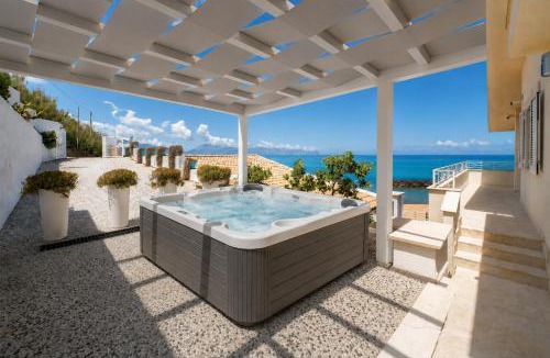 Trappeto Villa | Amira Beach Villa by Le Dhome Sicily