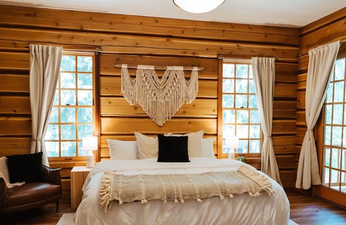 Pemberton Ski Chalet | Ancient Cedars Lodge